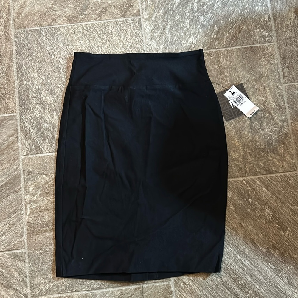 NWT Iz Byer Women's Size M Black Pencil Skirt Stretch Small Professional